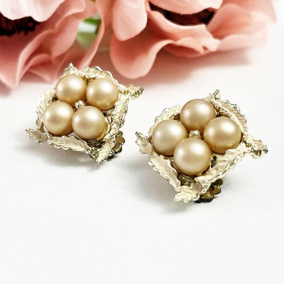Mid-Century Vintage Faux Pearl Clip Earrings - Picture 2 of 5